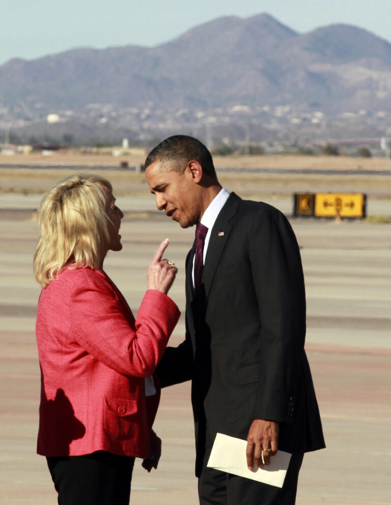 Jan Brewer gives President Obama the Finder... Sort of.